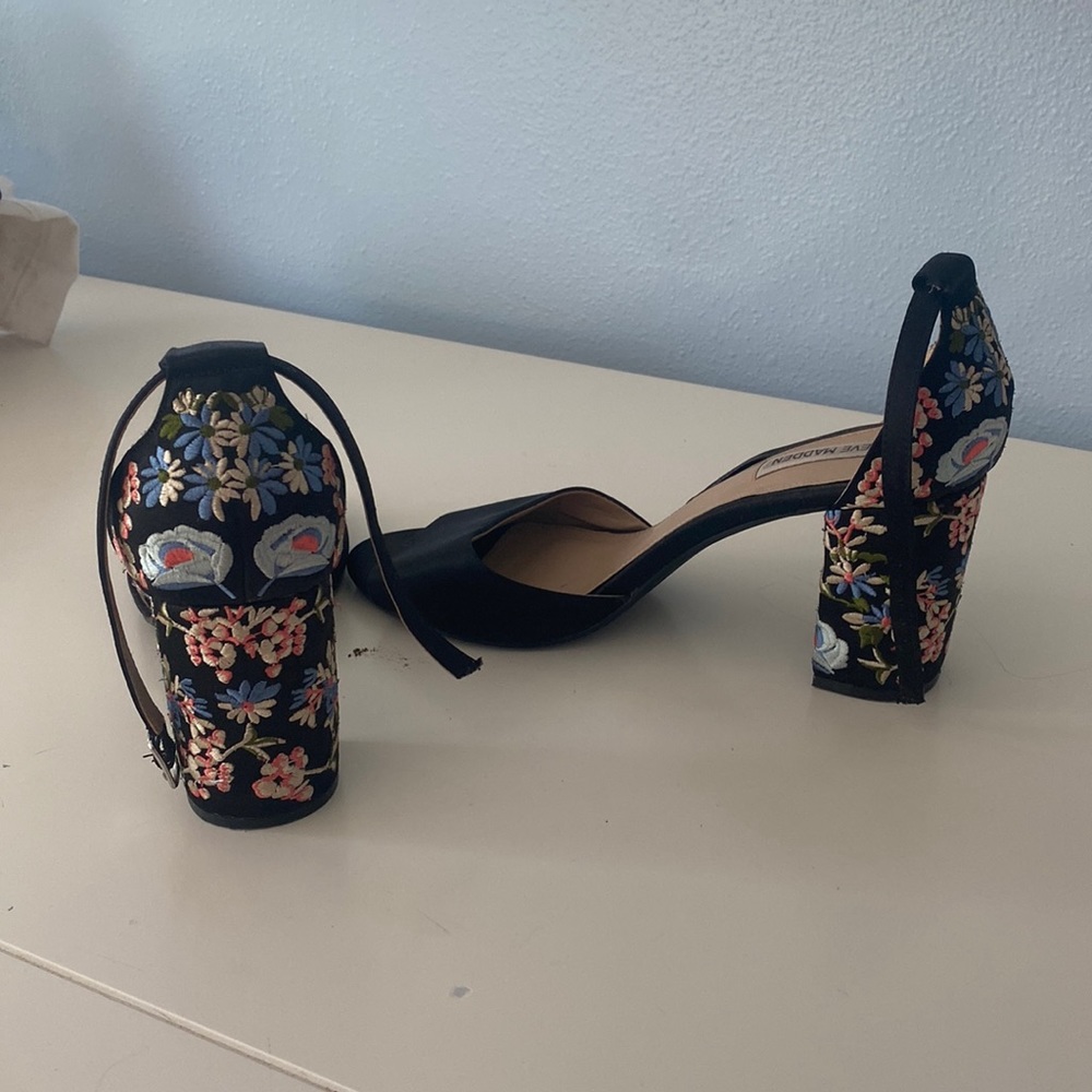 Steve Madden floral heals